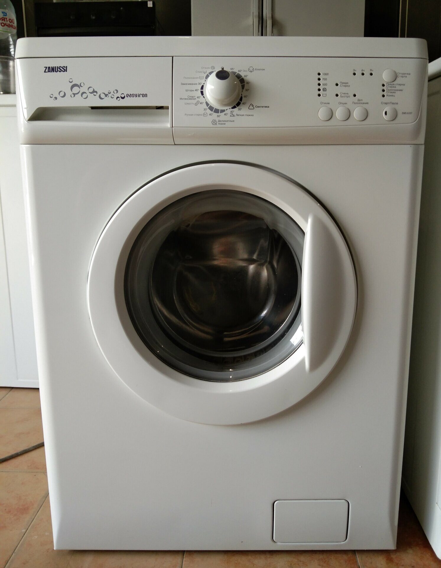 Стиральная машина Zanussi ZWS 6107